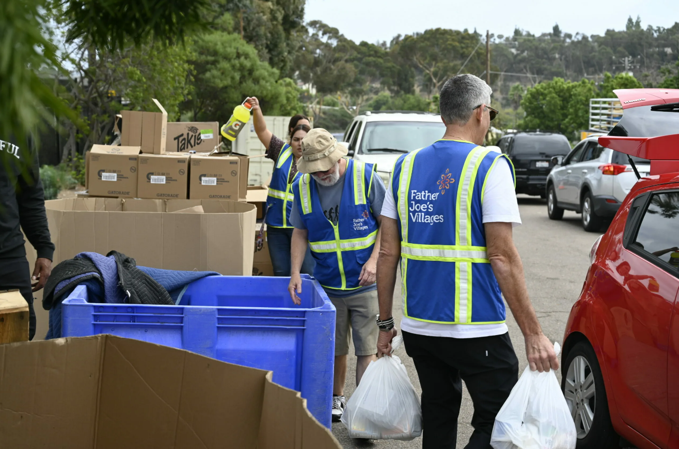 Credit: https://my.neighbor.org/spreading-hope-during-the-season-of-gratitude-at-father-joes-villages/